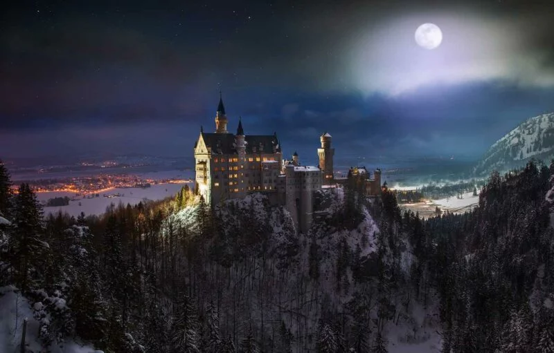 Istana Neuschwanstein, Bangunan Kuno yang Menginspirasi Film Disney
