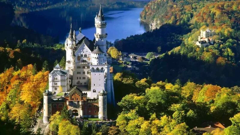 Istana Neuschwanstein, Bangunan Kuno yang Menginspirasi Film Disney