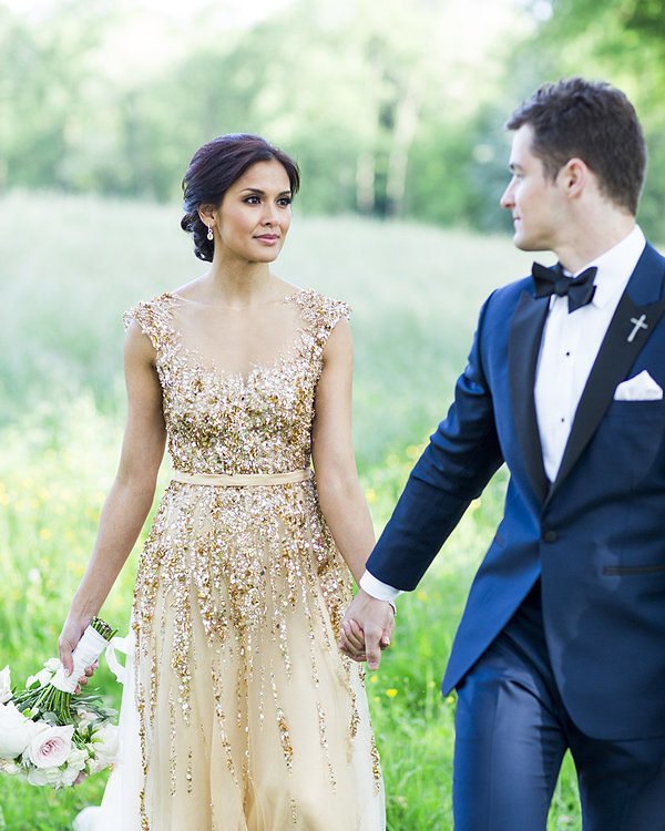 Anti Mainstream, 5 Inspirasi Baju Pengantin Selain Warna Putih untuk Tampil Beda