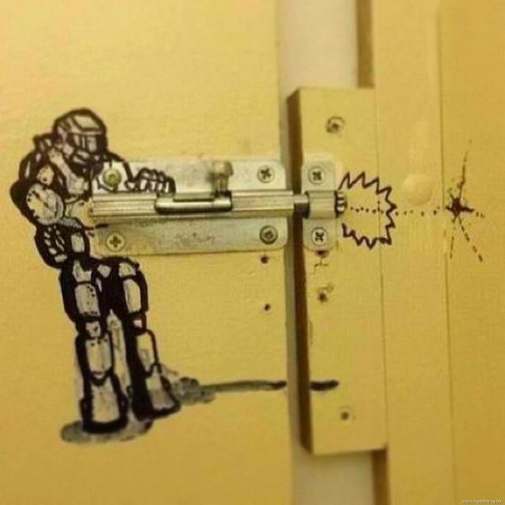 Kreatif Banget, 5 Corat-coret di Toilet Umum yang Bikin Ngakak