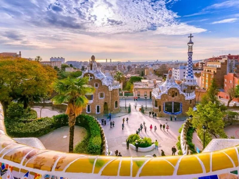 Antoni Gaudi, Sang Arsitek Legendaris yang Karyanya Mengubah Barcelona