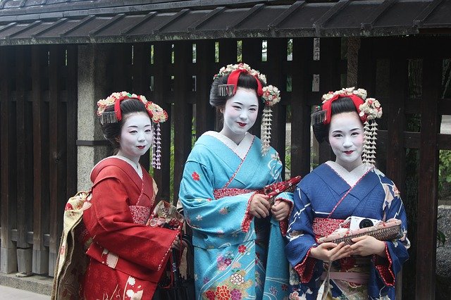 Sejarah Geisha, Wanita Penghibur dengan Pakaian Tradisional dan Riasan Unik