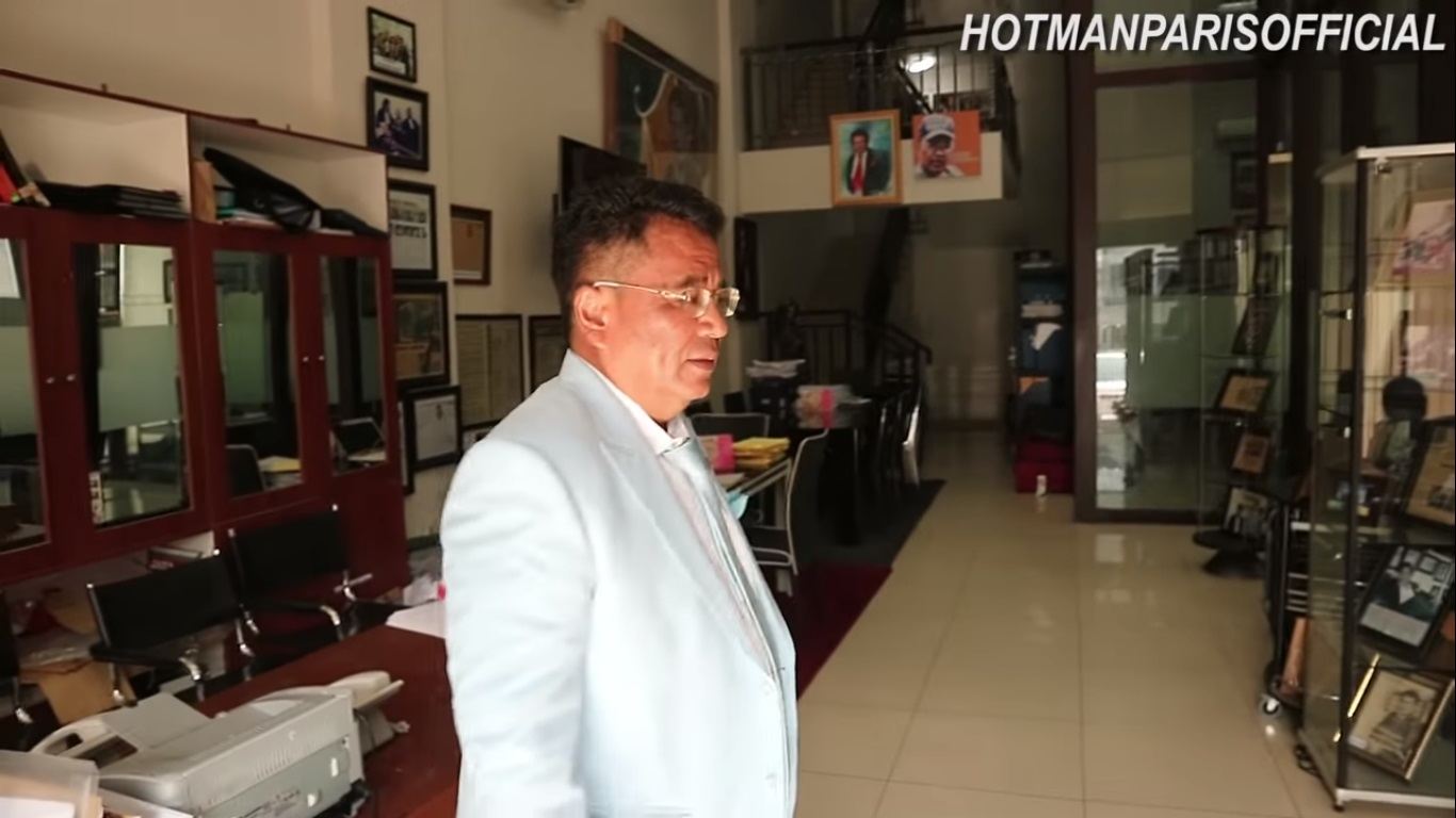 Penuh Berkas, 5 Penampakan Kantor Pengacara Kondang Hotman Paris