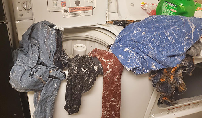 5 Hal Aneh yang Terjadi di Tempat Laundry, Mesin Cuci Makan Kaos Kaki