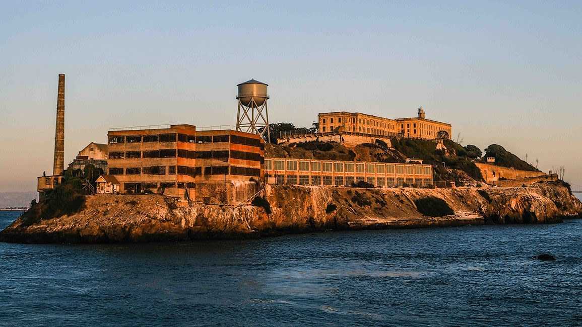 Tampak Mengerikan, Penjara Alcatraz yang Sudah Tutup Dihuni Ribuan Burung