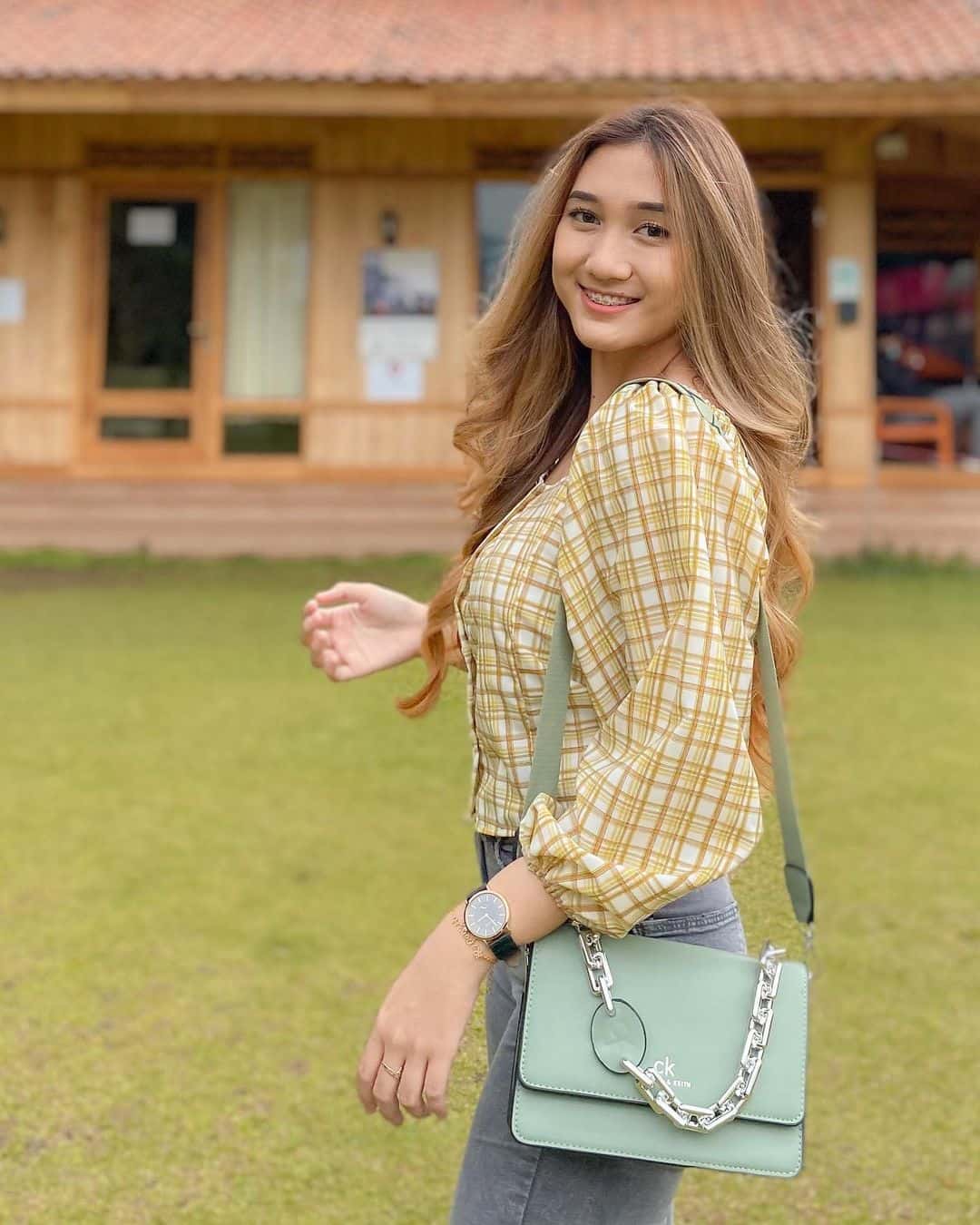 5 Pesona Menawan Seses Rapunzel, Seleb TikTok yang Pernah Jadi Cheerleader