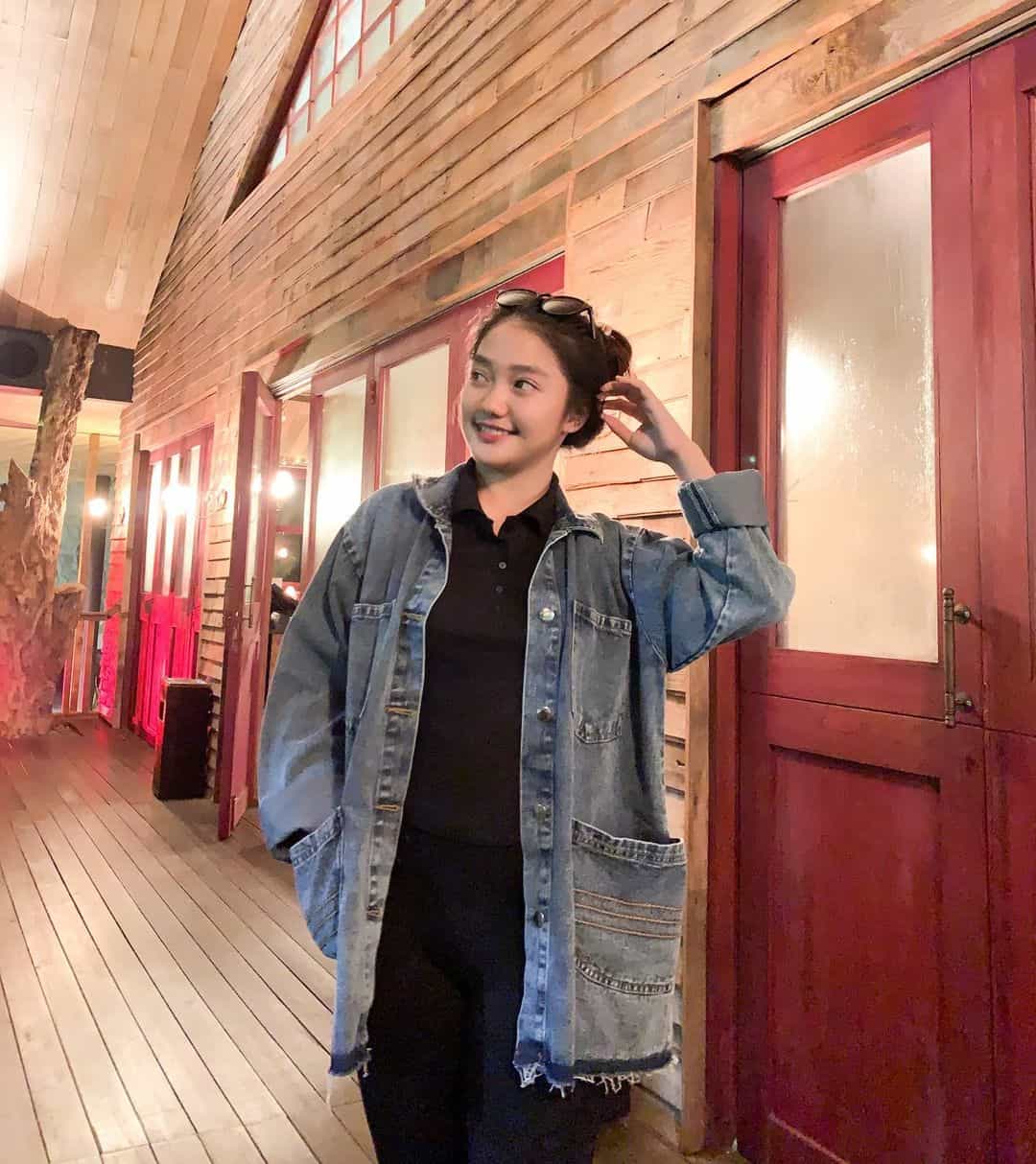 Viral di TikTok, Ini 5 Potret Chandrika Chika yang Suka Gaya Casual
