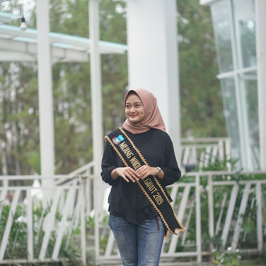 5 Potret Reyna Fakhira, Mojang Garut yang Mirip Dinda Hauw