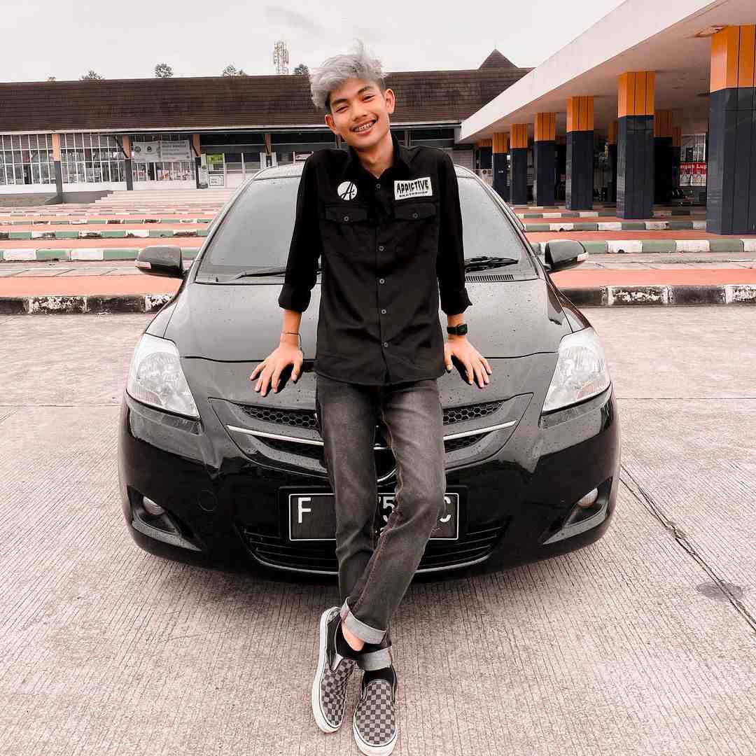 5 Potret Sandy Saputra, Raja TikTok Indonesia dengan Jutaan Followers