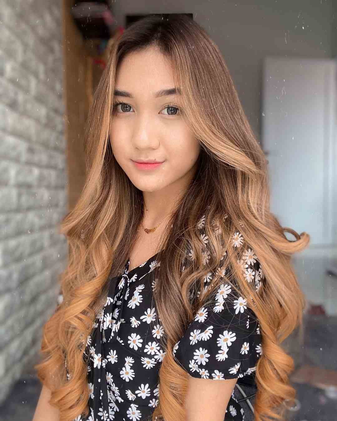 5-pesona-menawan-seses-rapunzel-seleb-tiktok-yang-pernah-jadi-cheerleader