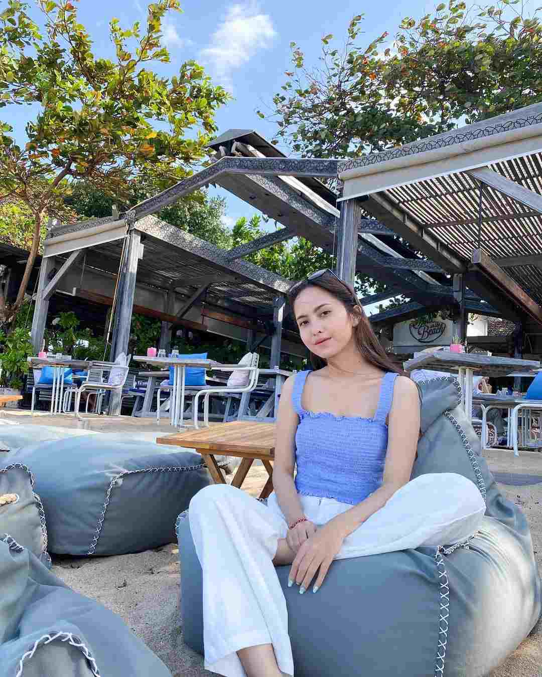 Resmi Menikah, 5 Potret Triyana Mahadewi Istri Youtuber Turah Parthayana