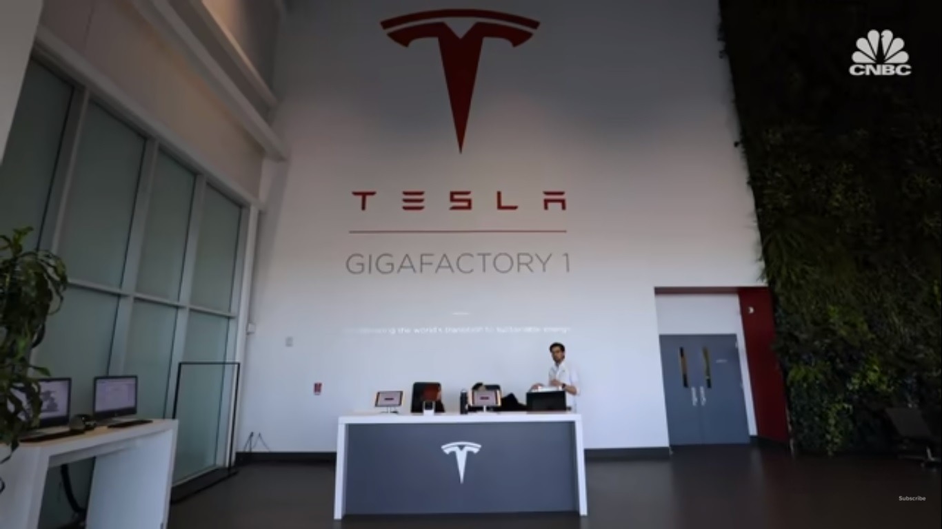 Penuh dengan Robot, 5 Potret Pabrik Tesla Gigafactory 1 di Nevada