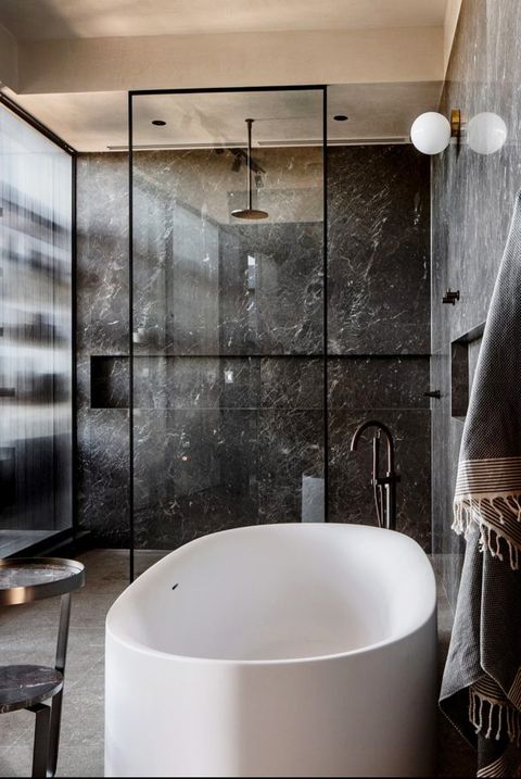 Elegan, 5 Desain Kamar Mandi Kecil dengan Tema Serba Hitam