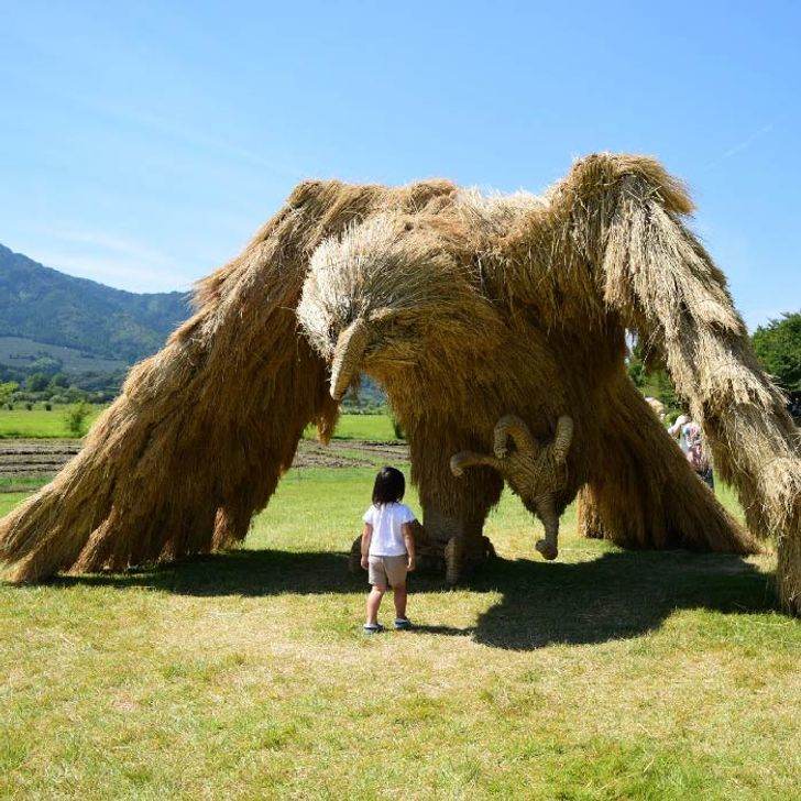 5 Karya dari Tumpukan Jerami di Festival Jepang, Mirip Seperti Asli