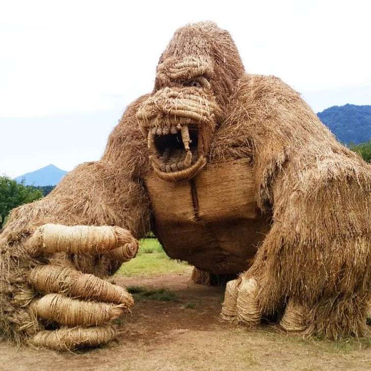 5 Karya dari Tumpukan Jerami di Festival Jepang, Mirip Seperti Asli