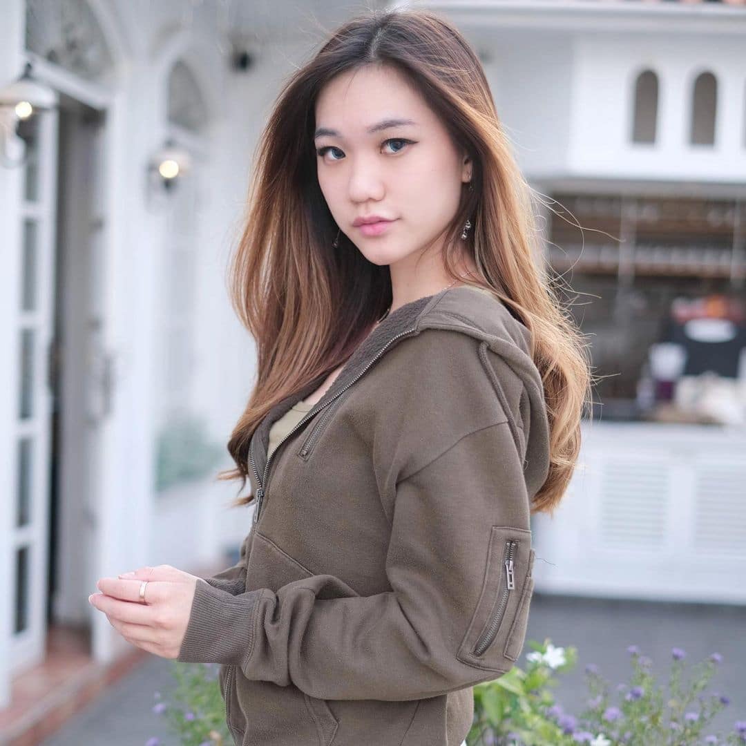 5 Pesona Ceyii Shelly Oktivia, Pro Player Brand Ambassador Aerowolf