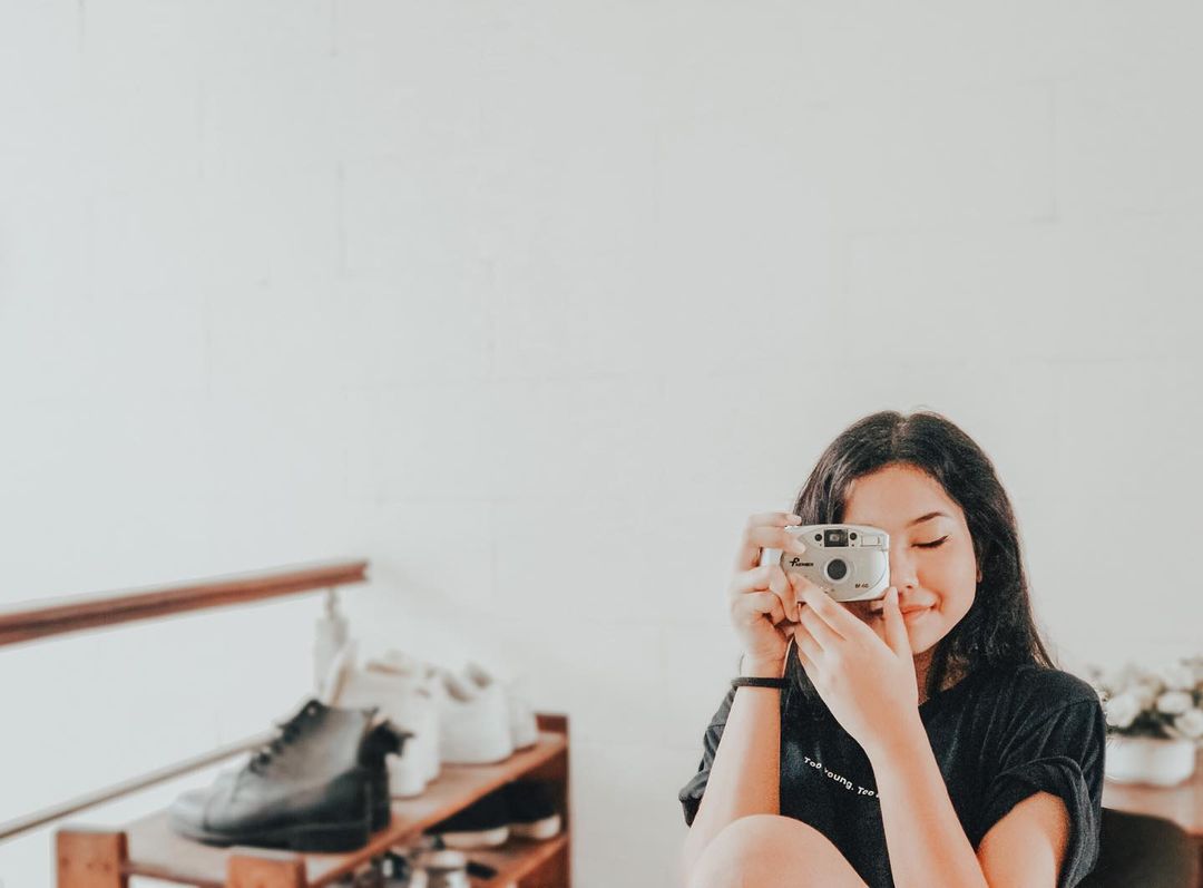 5 Pesona Nilover Judge, Selebgram Curi Perhatian Adik Nessie Judge