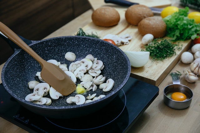 5 Alat Masak Wajib di Dapur, Ibu-ibu Pasti Punya Nih