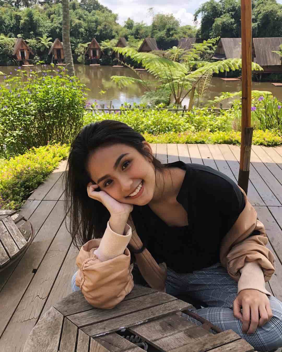 Yuk Kenalan, 5 Potret Angie Marcheria Brand Ambassador Bigetron