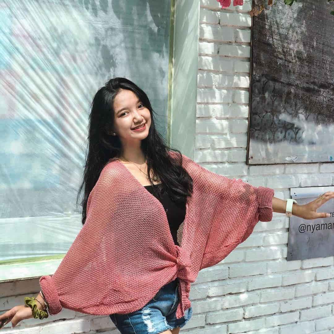 Manis, 5 Potret Cantik Ayu Siswaria TikToker Hits Asal Bali