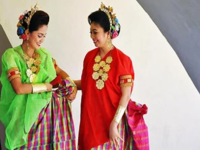 5 Pakaian Adat Sulawesi Selatan Lengkap dengan Aksesorisnya