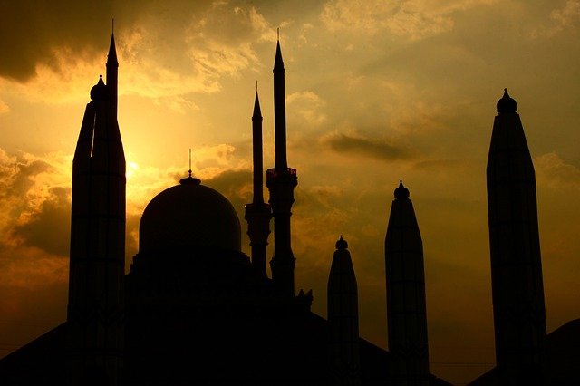 Keutamaan Bulan Sya’ban, Ketika Catatan Perbuatan Manusia Diserahkan pada Allah