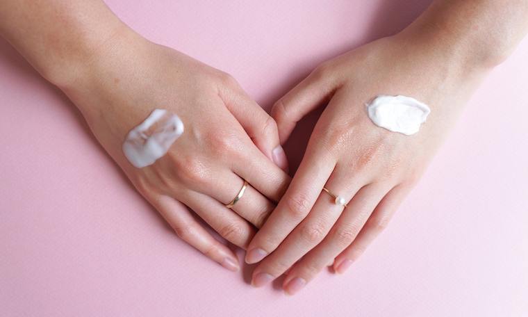 Beda Serum, Essence, Ampoule, dan Emulsion saat Pakai Skin Care