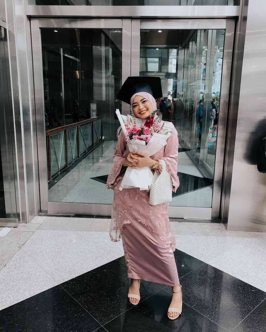 5 Potret Leyla Aderina, Dubber Viral Dikira Pengisi Suara Iklan Spotify Premium