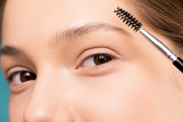 Makin Glowing, 5 Produk Makeup yang Wajib Dimiliki Cewek