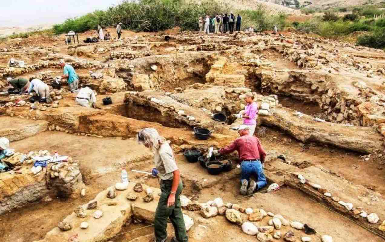 Kisah Nabi Luth, Berdakwah kepada Kaum Sodom yang Durhaka