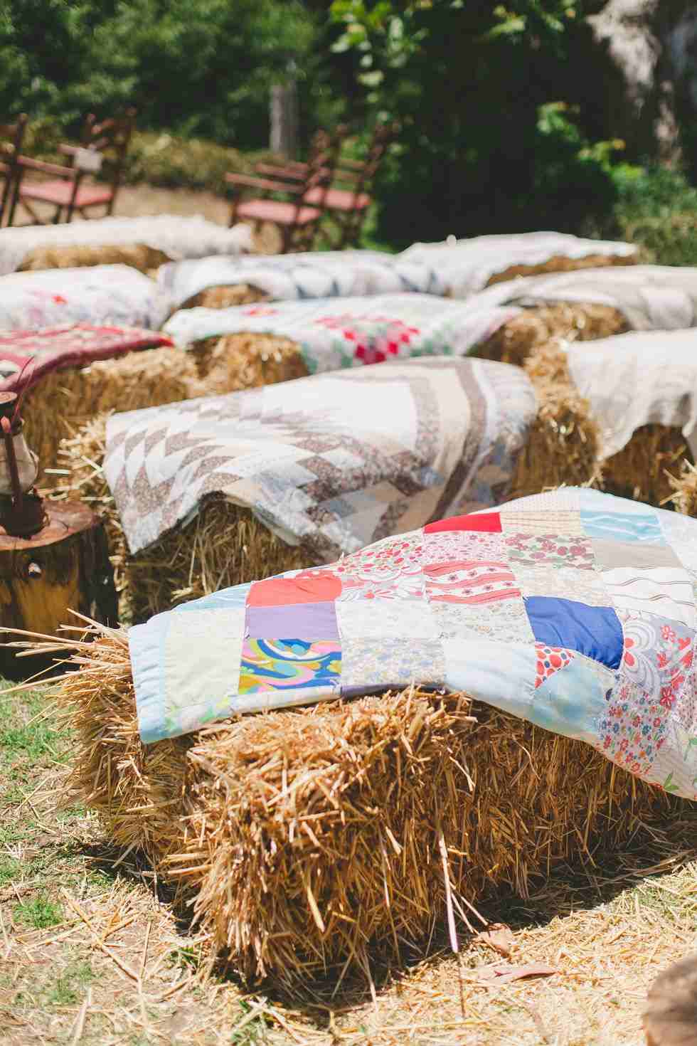5 Dekorasi Pernikahan Outdoor Low Budget, Manfaatkan Barang di Rumah