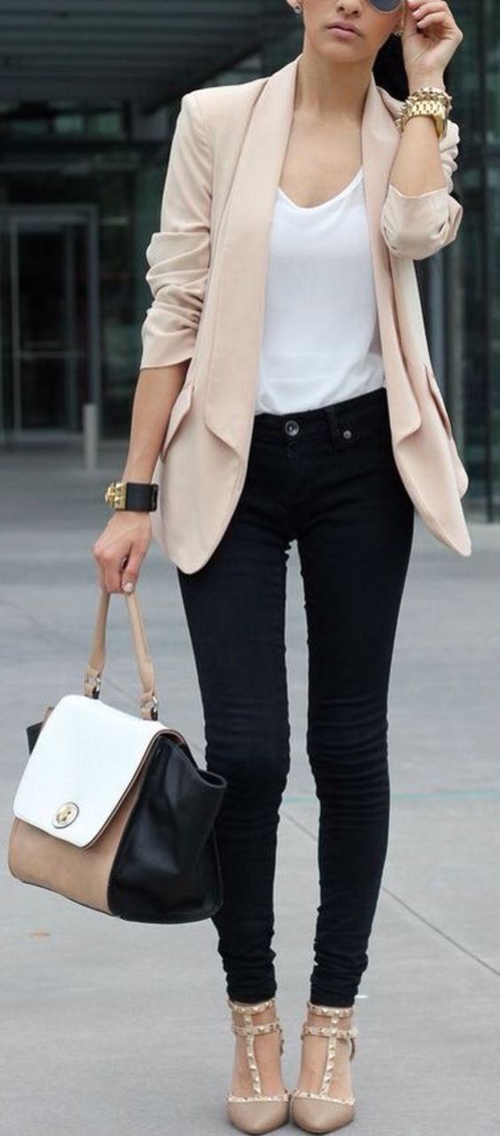 5 Cara Simpel Memakai Kaos Sederhana, Bisa Tampak Stylish dan Fashionable