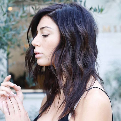 5 Model Rambut Cewek Sebahu, Bikin Wajah Fresh