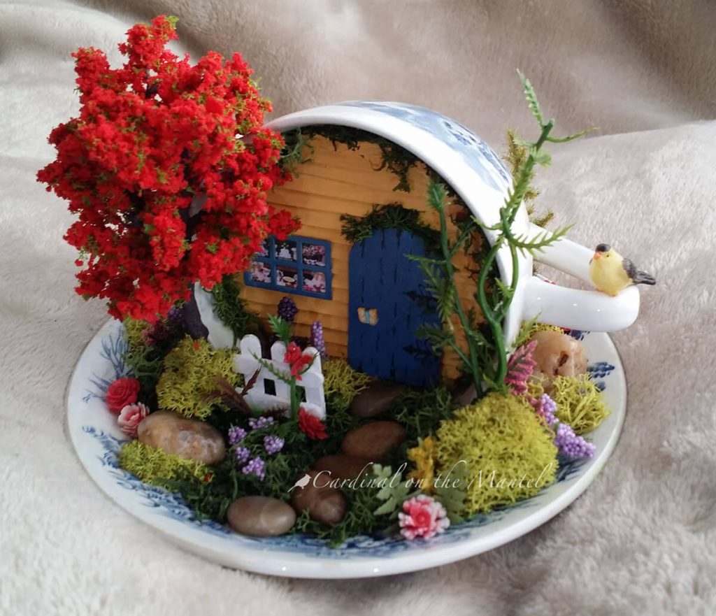 5 Miniatur Taman di Atas Cangkir, Ada Rumahnya Juga