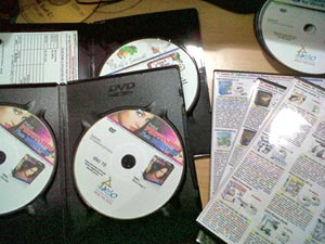 HANYA di deso-ebook.com, Beli CD/DVD BONUS Flashdisk,Handphone,MP3,HDD Ext 320GB