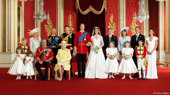 5 Tanda Monarki-Monarki Dunia Bakal Runtuh