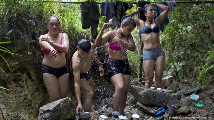 Potret Langka Gerilyawan Perempuan Kolombia