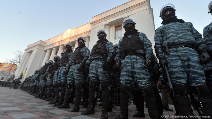 &#91;Pasukan Anti kejahatan Terorganisir Ukraina&#93; Pasukan Khusus Berkut Yang Ditakuti