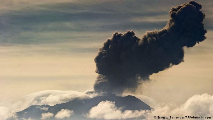 Ribuan Dievakuasi Akibat Gunung Api di Peru