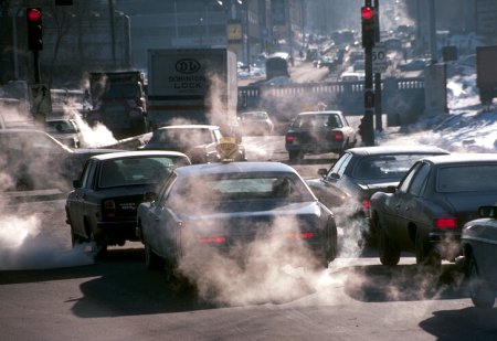 Ternyata Naik Mobil Pribadi Bisa Terpapar Polusi Udara