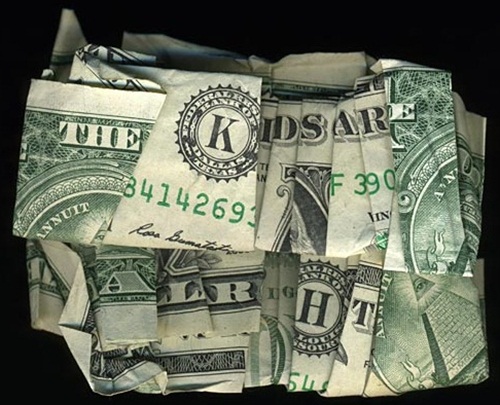 Kreatif, Pesan-pesan Terselubung dalam Lipatan Uang Dolar