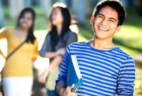 Mahasiswa, Coba Cari Tambahan Uang dengan Kuliah Sambil Kerja