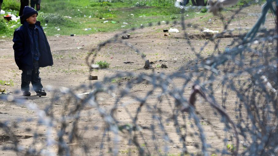 Alarm over Hungary's treatment of migrant children at border