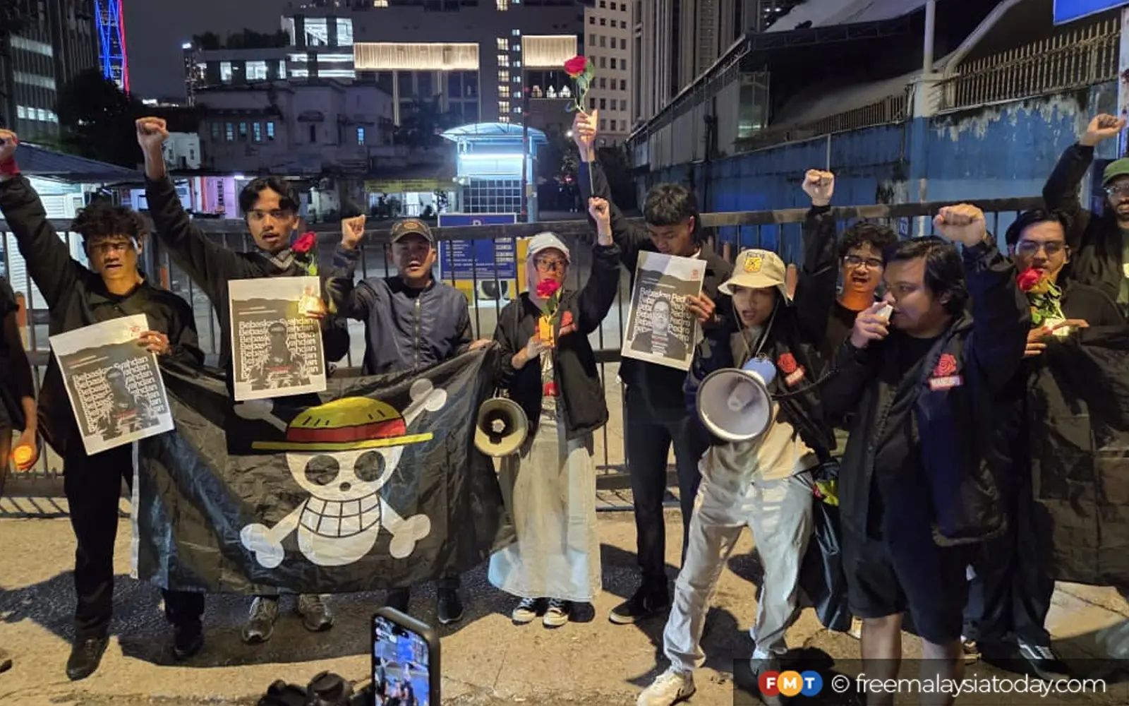 malaysian-students-show-solidarity-with-detained-indonesian-activists