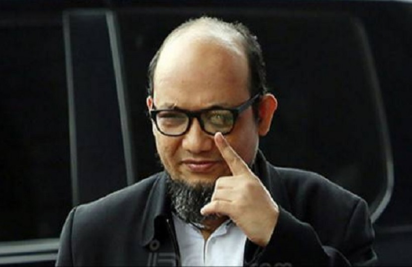 Dewi : seharusnya kulit Novel juga ikut terluka, tidak hanya matanya saja