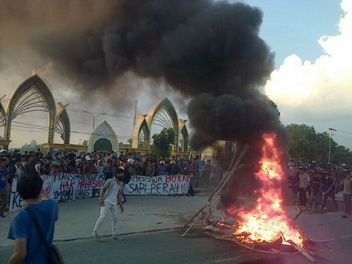 Demo di UIN SUSKA ricuh, masalah uang praktikum yg tidak jelas