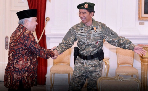 Hendri : Arogansi Tim Komunikasi, Kasihan Jokowi