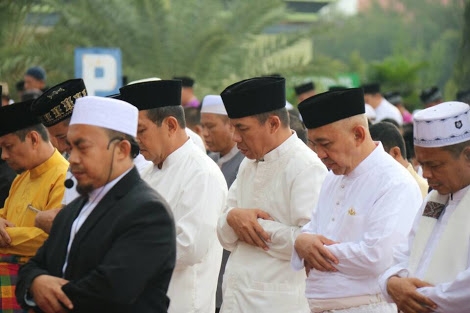 Gubernur Riau Ajak Masyarakat Salat Gerhana Bulan Berjamaah