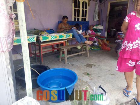 Pipa PDAM Tirtanadi Bocor, Warga Mandi dan Buang Hajat Pakai Air Isi Ulang