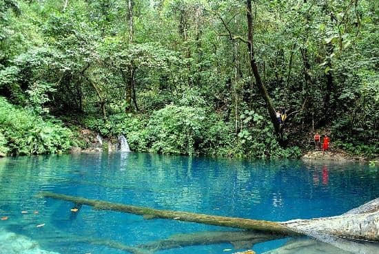 Danau Kaco: Danau Sebening Kaca Yang Menyimpan Misteri! Danau Kaco memiliki misteri!